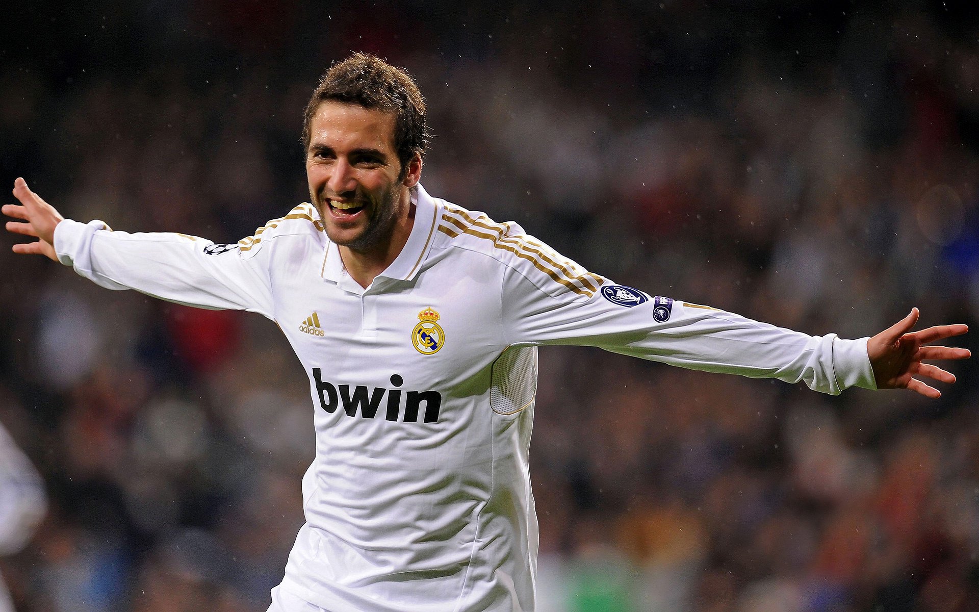 萨默·麦金托什女子200米蝶泳决赛精彩纷呈，女子200米蝶泳麦克尼尔